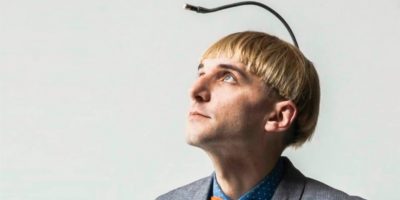 Neil Harbisson (UK 1984), primer Cyborg reconocido oficialmente como tal